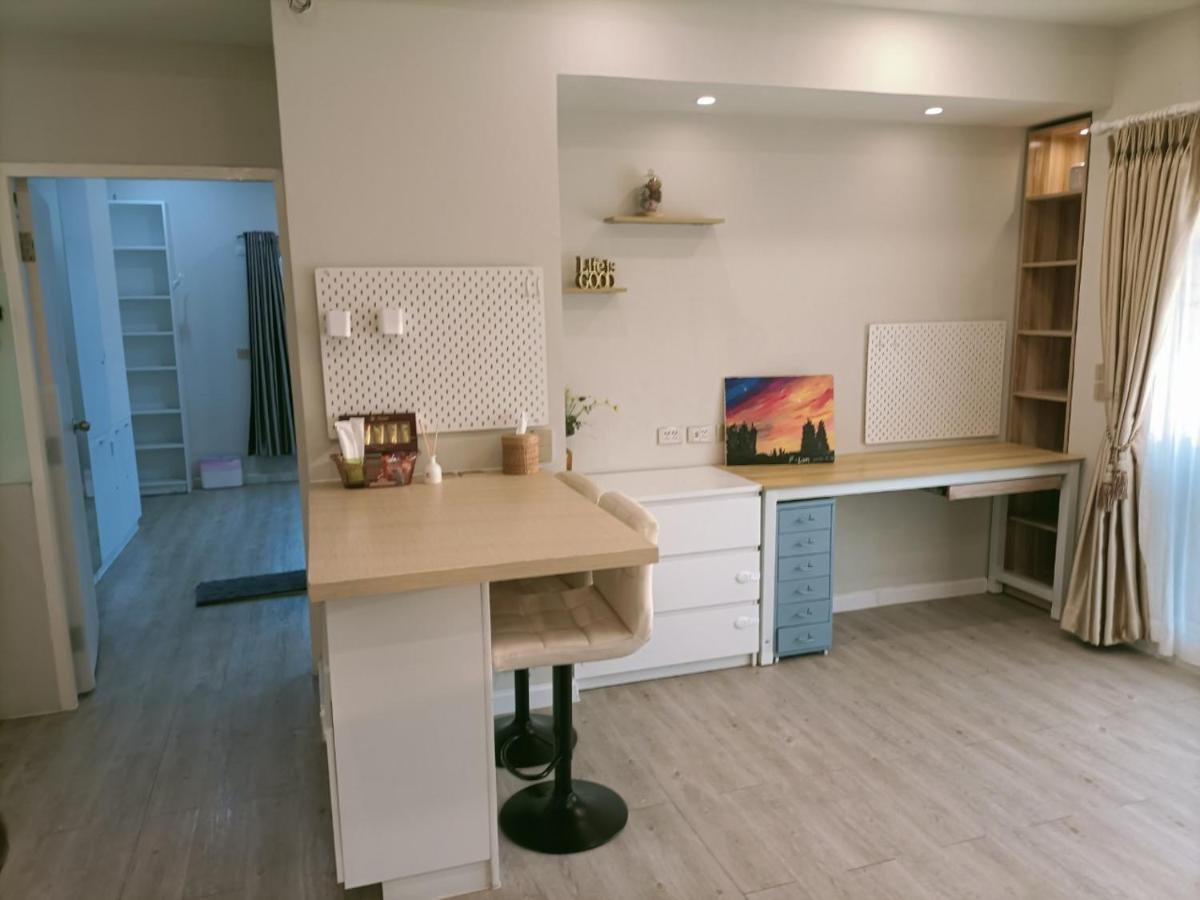 溫馨小屋 Bangkok Esterno foto