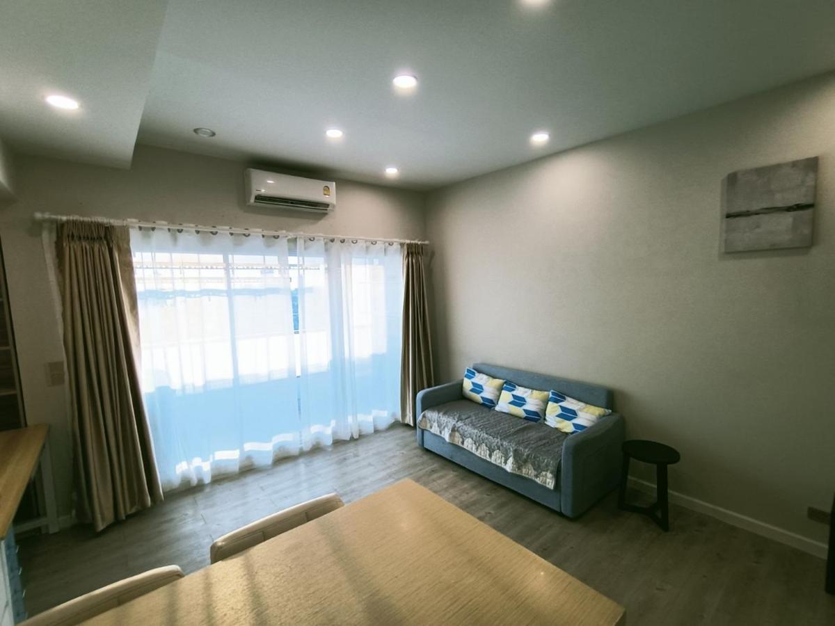 溫馨小屋 Bangkok Esterno foto